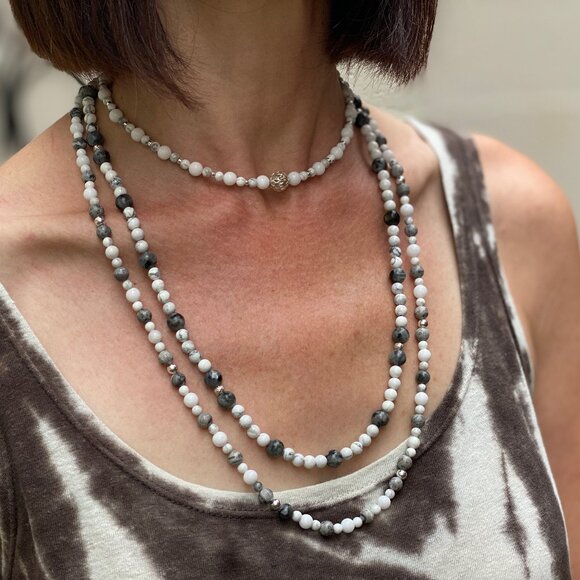 Three-strand natural stone & sterling silver beaded necklace (white/grey) - Picture 4 of 9